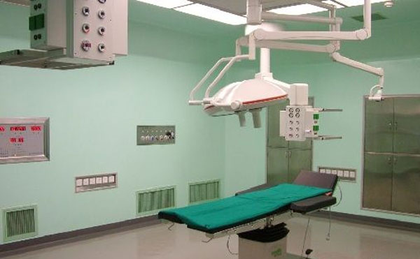 清洁的手术室设备和设施